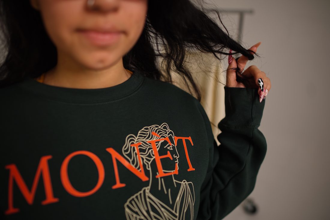 Winter editorial, Monèt crewneck detail