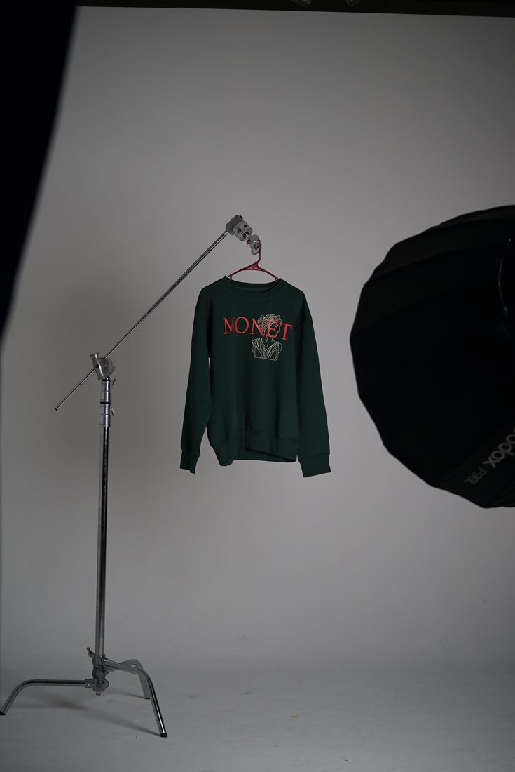 Monèt crewneck, styled